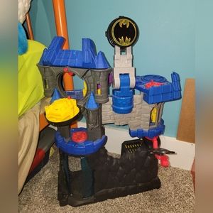 Imaginext DC Super Friends Batman Toy, Wayne Manor Batcave Play